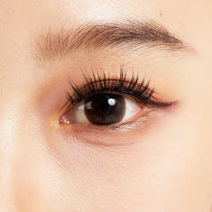 Bombshell close-up